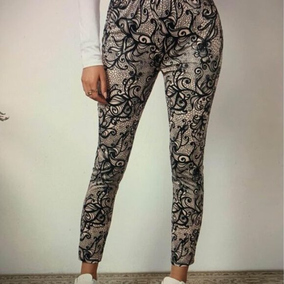 Ladies XL Designed print Leggings - Picture 4 of 7